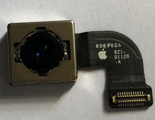 壊れたiPhoneのカメラ部品